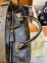 Load image into Gallery viewer, City Cruiser Reverse Monogram