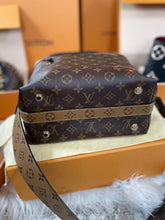 Load image into Gallery viewer, City Cruiser Reverse Monogram