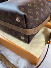 Load image into Gallery viewer, City Cruiser Reverse Monogram