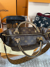 Load image into Gallery viewer, City Cruiser Reverse Monogram