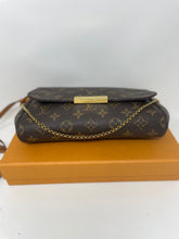Load image into Gallery viewer, Favorite MM Monogram