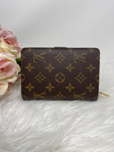 Load image into Gallery viewer, Compact Organizer Wallet SKU6330