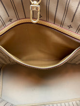 Load image into Gallery viewer, Neverfull MM Monogram