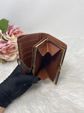 Load image into Gallery viewer, Kisslock Wallet SKU6327