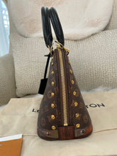 Load image into Gallery viewer, Alma BB Limited Transformed Time Trunk