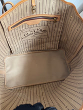 Load image into Gallery viewer, Neverfull GM Beige SKU6347