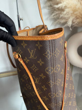 Load image into Gallery viewer, Neverfull GM Beige SKU6347