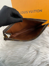 Load image into Gallery viewer, Toiletry 26 SKU741