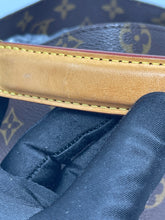 Load image into Gallery viewer, Metis Hobo SKU6346