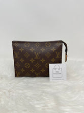 Load image into Gallery viewer, Toiletry 19 SKU1537