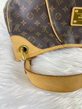 Load image into Gallery viewer, Galleria GM Monogram SKU702
