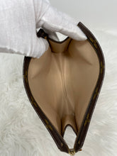 Load image into Gallery viewer, Toiletry 19 SKU1537