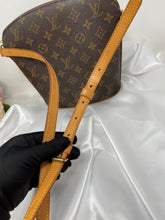 Load image into Gallery viewer, Drouot Crossbody SKU6244