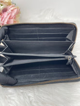 Load image into Gallery viewer, Gucci Marmont Wallet