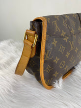 Load image into Gallery viewer, Menilmontant PM Monogram SKU740