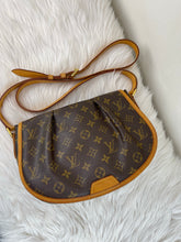 Load image into Gallery viewer, Menilmontant PM Monogram SKU740