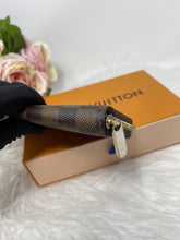 Load image into Gallery viewer, Zippy Wallet SKU6418