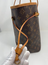Load image into Gallery viewer, Neverfull MM Cherry Red SKU1177