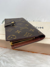Load image into Gallery viewer, Kisslock Long Wallet SKU6099