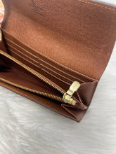Load image into Gallery viewer, Sarah Wallet SKU6331
