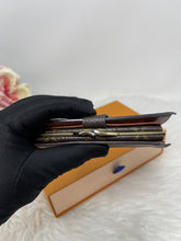 Load image into Gallery viewer, Kisslock Wallet SKU6355