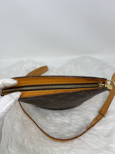 Load image into Gallery viewer, Drouot Crossbody SKU1539