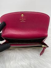 Load image into Gallery viewer, Emilie Wallet Fuchsia SKU6082