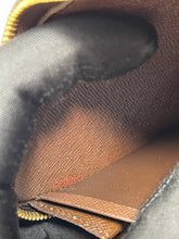 Load image into Gallery viewer, Zippy Wallet DE SKU6361