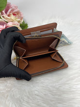 Load image into Gallery viewer, Compact Organizer Wallet SKU6330