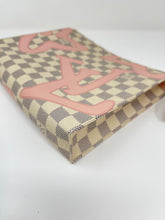 Load image into Gallery viewer, Toiletry 26 Tahittiene SKU1004