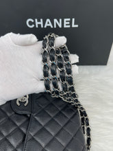 Load image into Gallery viewer, Chanel Classic Jumbo SHW