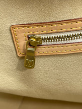 Load image into Gallery viewer, Hampstead MM Azur SKU896