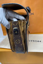 Load image into Gallery viewer, POCHETTE METIS REVERSE