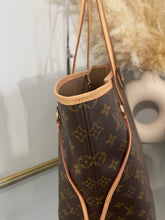 Load image into Gallery viewer, Neverfull GM Beige SKU6294