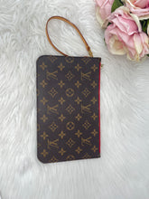 Load image into Gallery viewer, Neverfull Pouch MM Cerise SKU6292