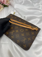 Load image into Gallery viewer, Neverfull Pouch MM Beige SKU6270