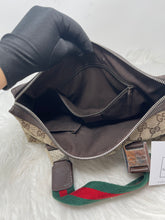 Load image into Gallery viewer, Gucci Boston SKU6116