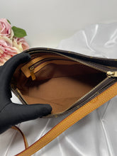 Load image into Gallery viewer, Troutter SKU6237