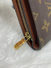 Load image into Gallery viewer, Compact Organizer Wallet SKU6330