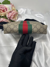 Load image into Gallery viewer, Gucci Messenger SKU6257