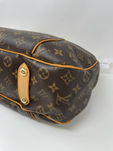 Load image into Gallery viewer, Galleria PM Monogram