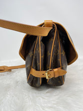 Load image into Gallery viewer, Saumur 30 SKU1537