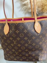 Load image into Gallery viewer, Neverfull MM Pivione SKU6392