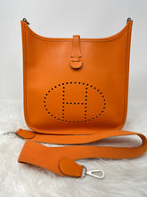 Load image into Gallery viewer, Hermes Evelyne PM SKU