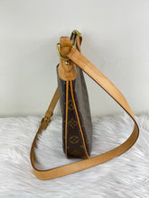 Load image into Gallery viewer, Odeon PM Monogram SKU726