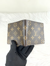 Load image into Gallery viewer, Men’s Wallet Monogram SKU816