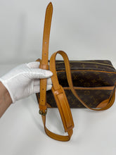 Load image into Gallery viewer, Trocadero 27 SKU1273