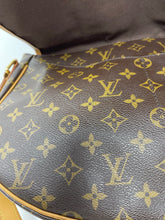 Load image into Gallery viewer, Menilmontant MM Monogram SKU706