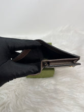 Load image into Gallery viewer, Gucci Ophidia Compact Wallet