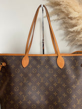 Load image into Gallery viewer, Neverfull GM Beige SKU6347